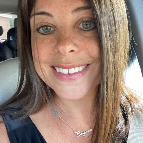 Meet the Posher Other - Meet your Posher, Lauren